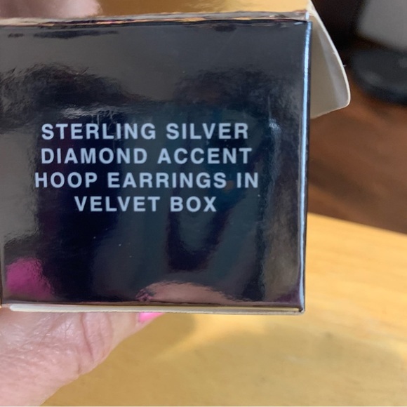 Avon sterling silver diamond accent hoop earrings NIB - Picture 3 of 6